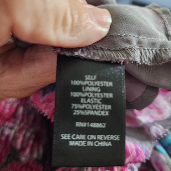 Torrid Crinkle Chiffon Smocked Waist Off-Shoulder Crop Top Floral Pink Sz 3 - Picture 9 of 11